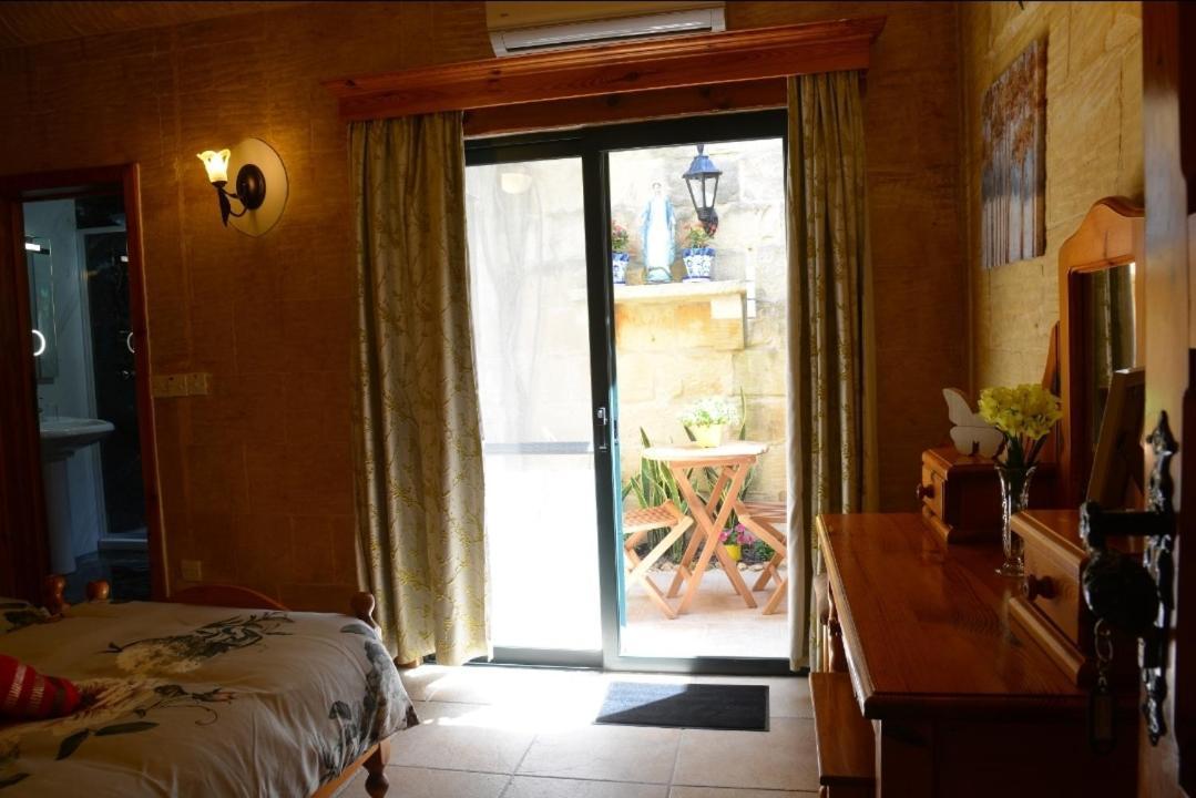 Ta' Nikola Farmhouse,