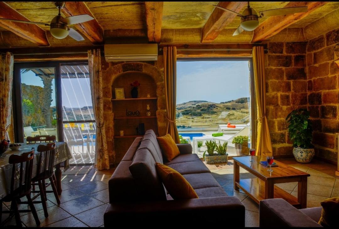 Ta' Nikola Farmhouse, *